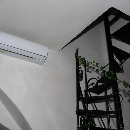 Centro - Grottino Con Vasca Idromassaggio * Naples