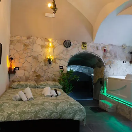 Centro - Grottino Con Vasca Idromassaggio Apartment