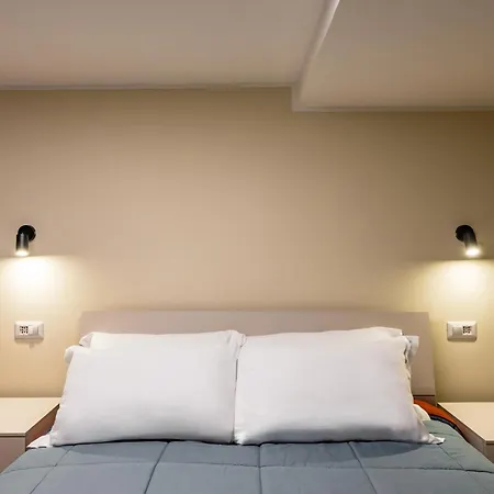 Apartment La Pinacoteca By Napoliapartments *