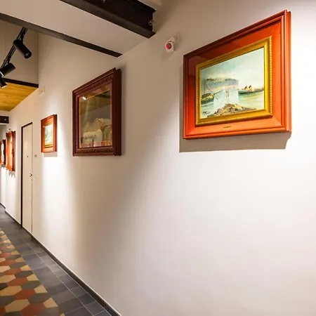 La Pinacoteca By Napoliapartments Apartment