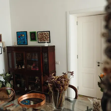 Lo Specchio Dei Papiri * Naples