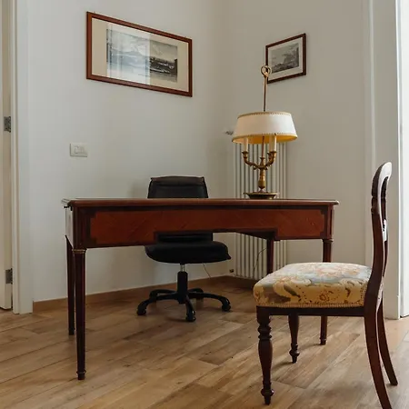 Lo Specchio Dei Papiri Bed & Breakfast Naples