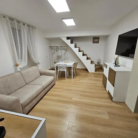 Spaccanapolitwenty By Melpia Homestay Naples