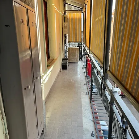 Apartment Music House Con Posto Auto Naples