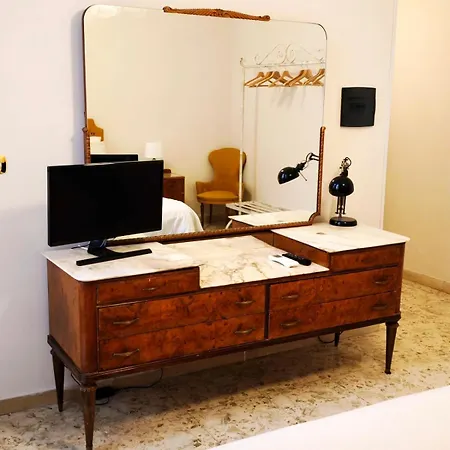 Domus Lux Carita Apartment *