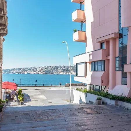 Apartment Chiatamone Seafront Naples