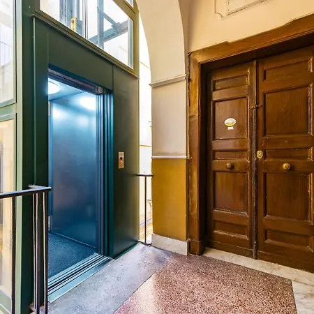 Metro Universita By Wonderful Italy