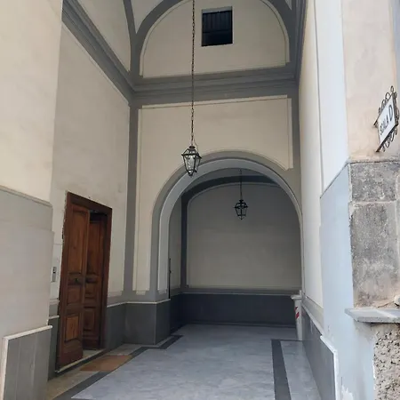Rosa Monastery Neapel