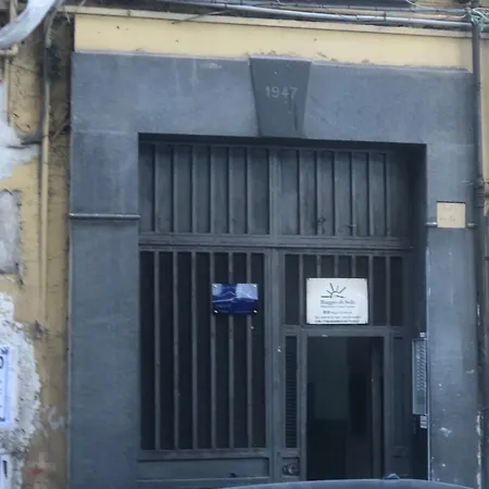 Alojamento de Acomodação e Pequeno-almoço Civico 22 Silvestre Nápoles