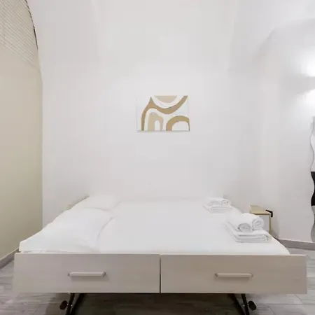 Apartment Nonnatitta A Chiaia Naples