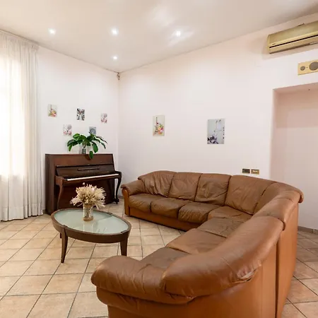 Casa vacanze Alessandra- Comfort E Spazio A Napoli