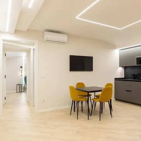 Chiatamone Seafront Apartment Naples