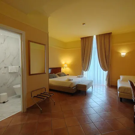 Nuvo Hotel Naples