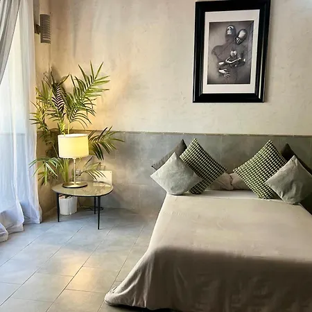 A Un Passo Dal Castello Maschio Angioino Apartment *