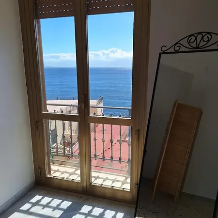 Casa Parthenope, A Window On The Sea Apartment *