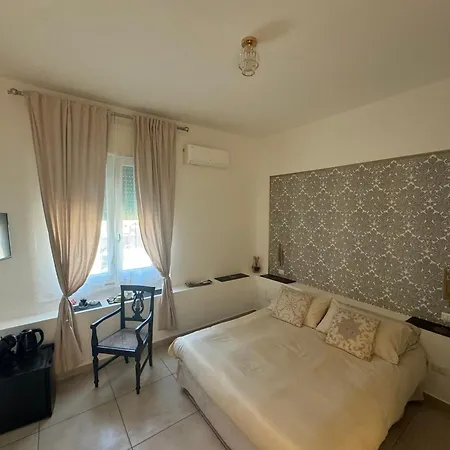Bella 'mbriana Naples
