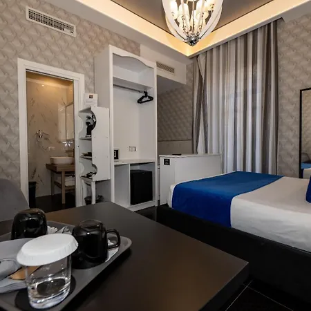 Sole Luxury * Naples