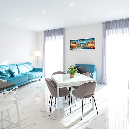 Luxury Lungomare Apartment Naples