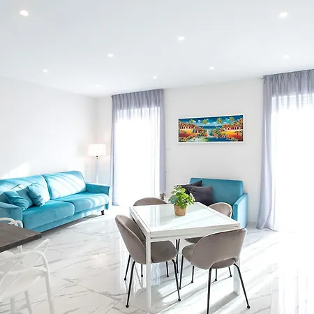 Luxury Lungomare Apartment Naples