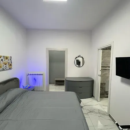 Carelli 9 3 Apartment Naples