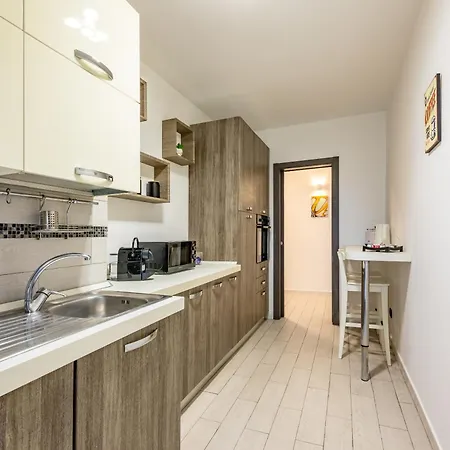 Casa Kenzo With Parking By Napoliapartments