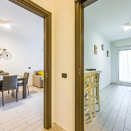 Casa Kenzo With Parking By Napoliapartments *
