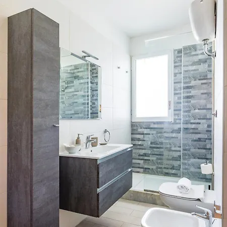 Casa Kenzo With Parking By Napoliapartments