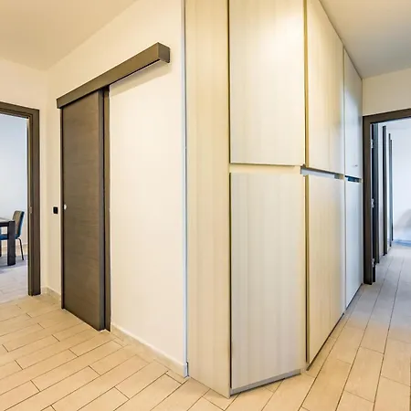 Apartment Casa Kenzo With Parking By Napoliapartments