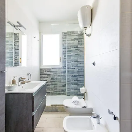 Casa Kenzo With Parking By Napoliapartments