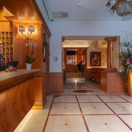Ξενοδοχείο Grand Europa & Restaurant 3*