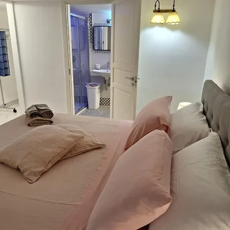 Domus Ai Mannesi Apartment