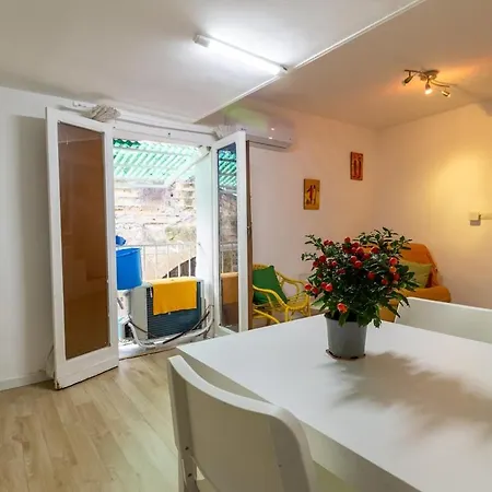 A' Casarell' E Lell' Naples
