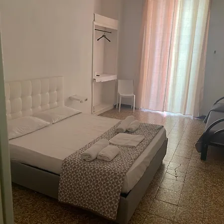Dama Hostelbb Ostello Napoli