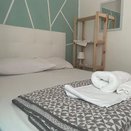 Dama Hostelbb Ostello *