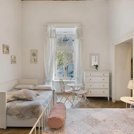 Aparthotel In Pieno Centro Storico * 나폴리