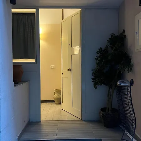 Bed & Breakfast La Dimora Di Nettuno 3*