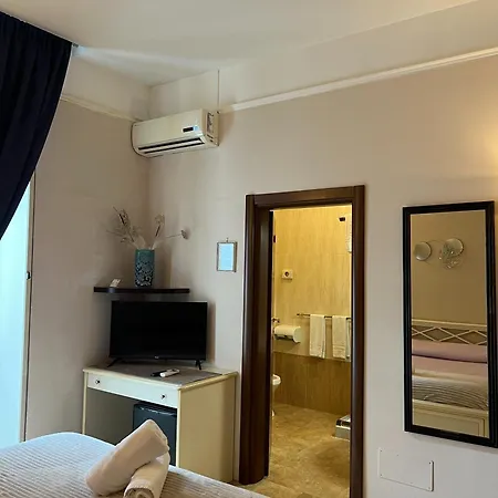La Dimora Di Nettuno Bed & Breakfast Naples