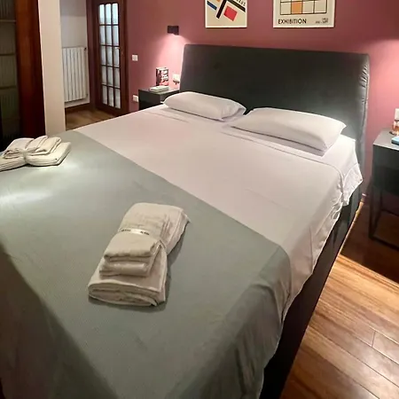 Elegant Vomero Hideaway - Family Friendly * Naples