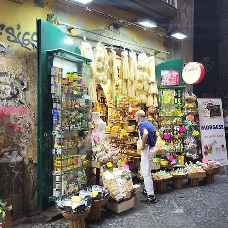 L'orchidea Al Museo In Centro Naples
