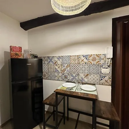 Duomo - Tribunali In The Historic Center Apartment