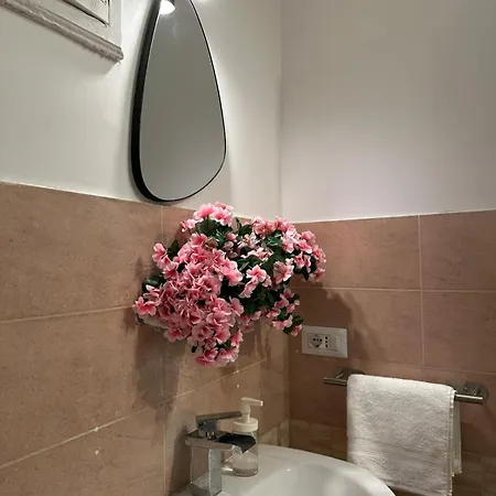 Apartment Duomo - Tribunali In The Historic Center Naples