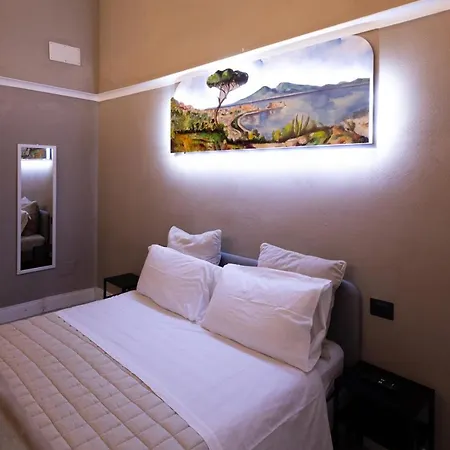Zentral Naples