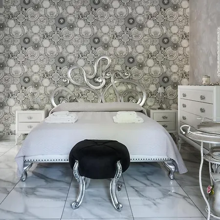 Holiday home Golden Garden *