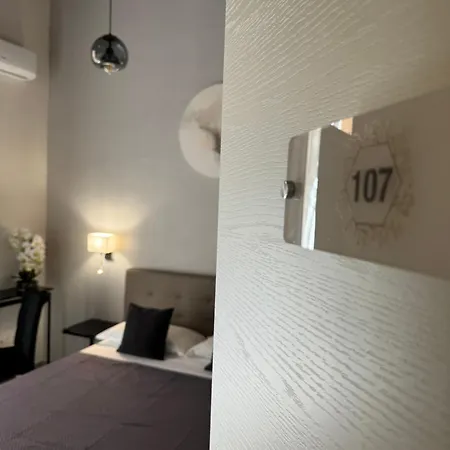 Bed & Breakfast Miluar Relais - Donnaregina Naples