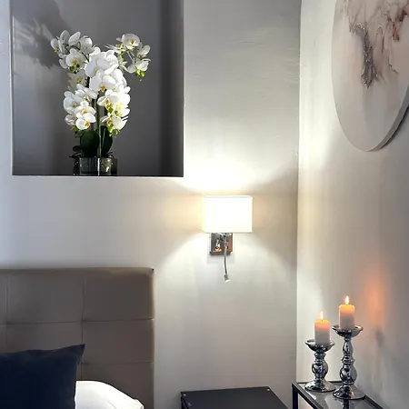 Miluar Relais - Donnaregina Bed & Breakfast Naples