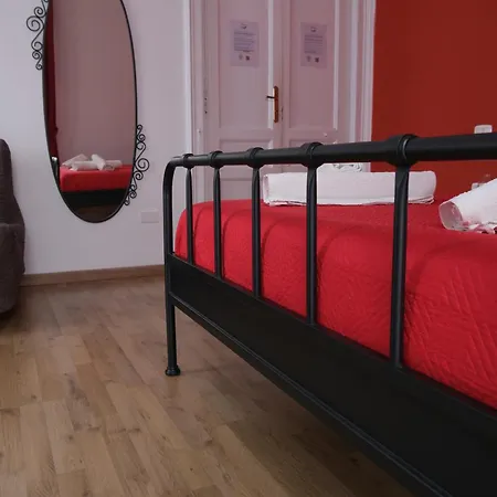 Tarumbo Oda ve Kahvaltı Napoli