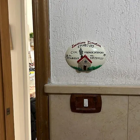 Casa Intera In Via Dell Epomeo 175 Apartment