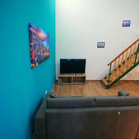 Terminal 1 Apartment *