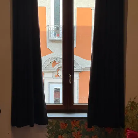 Ann' Amari Arancione * Naples