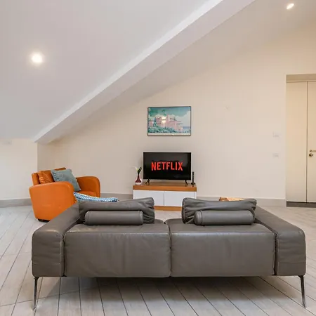 Les Maisons Apartment *